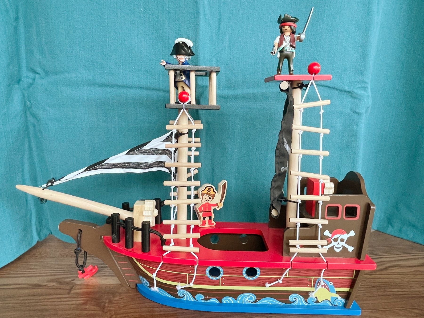 Giocattoli: Piratenschiff Holzspielzeug,  mit Figuren – Usato da Bremgarten AG venduto da mamina54