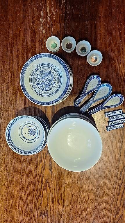 Set di piatti: Vaisselle asiatique – Usato da Saxon venduto da dad_q89q