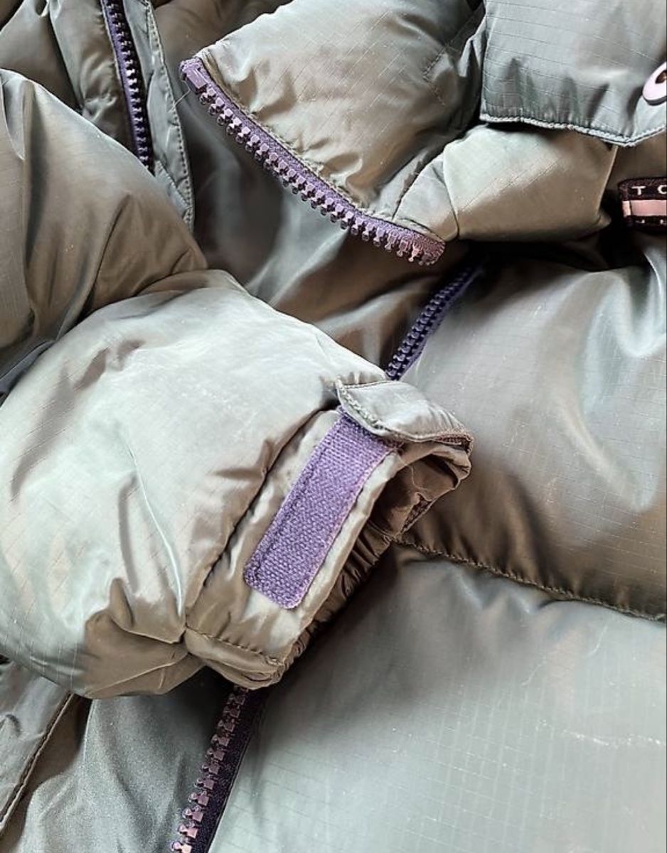 Tommy Hilfiger Vestes: Winterjacke mit Kapuze – D'occasion à Langwies par ann_n88c 2