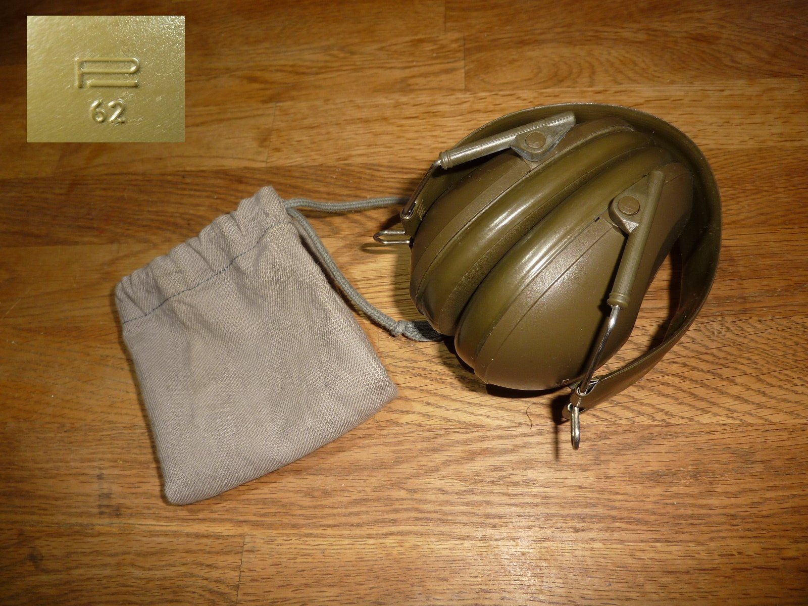Armée suisse Uniformes: Schweizer Militär Pamir original P62 mit Beutel – D'occasion à Hochfelden par swissice