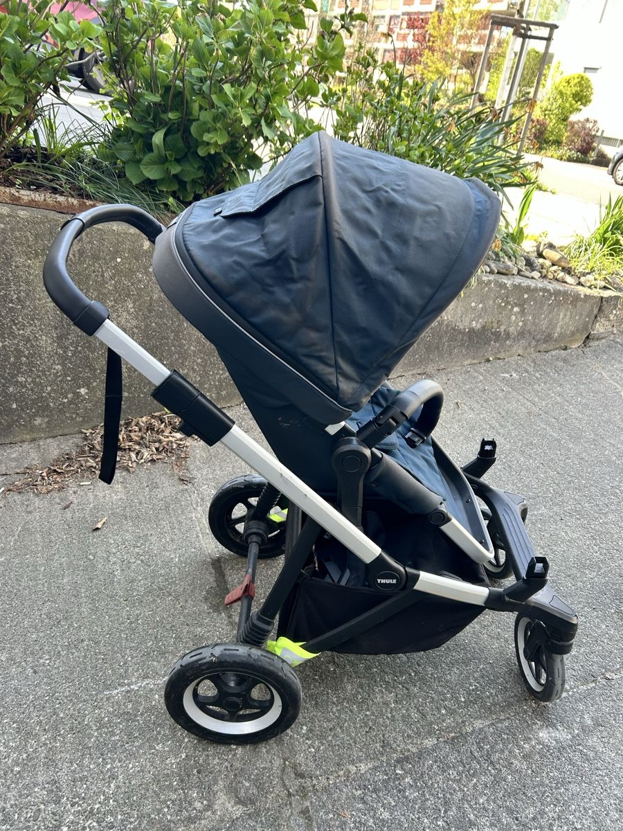 Thule Kinderwagen: Thule Sleek Doppelkinderwagen – Gebraucht aus Lenzburg von pasaway