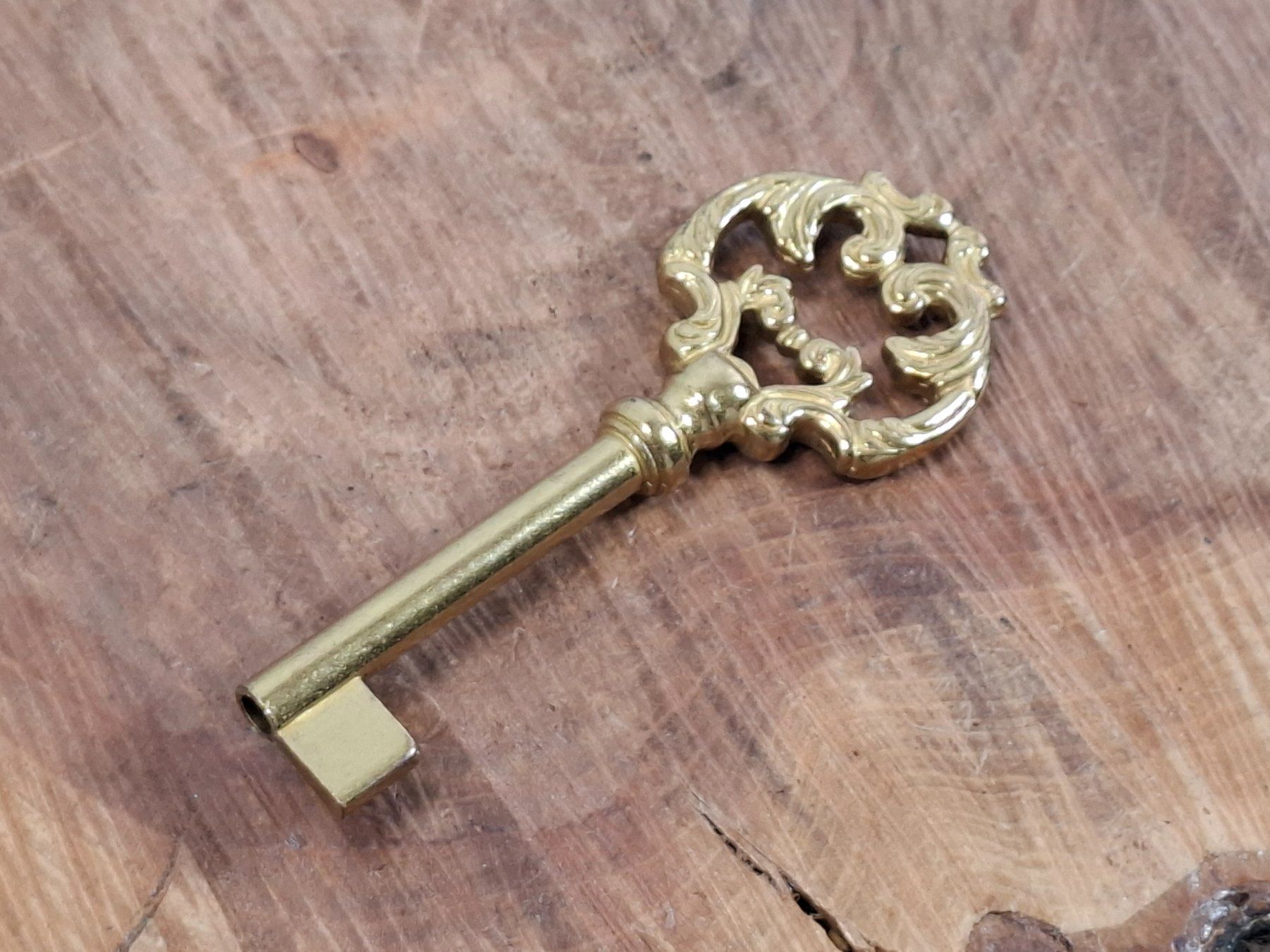 Lucchetti: 1 Möbel Hohl Schlüssel, 8.5cm, Messing - NEU (3664#MBS3) – Nuovo (secondo la descrizione) da Baar venduto da rocca268 7