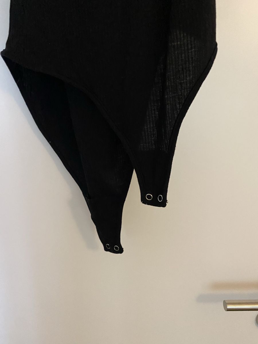 Top: Top als Body – Usato da Luzern venduto da oli_6x2r 1