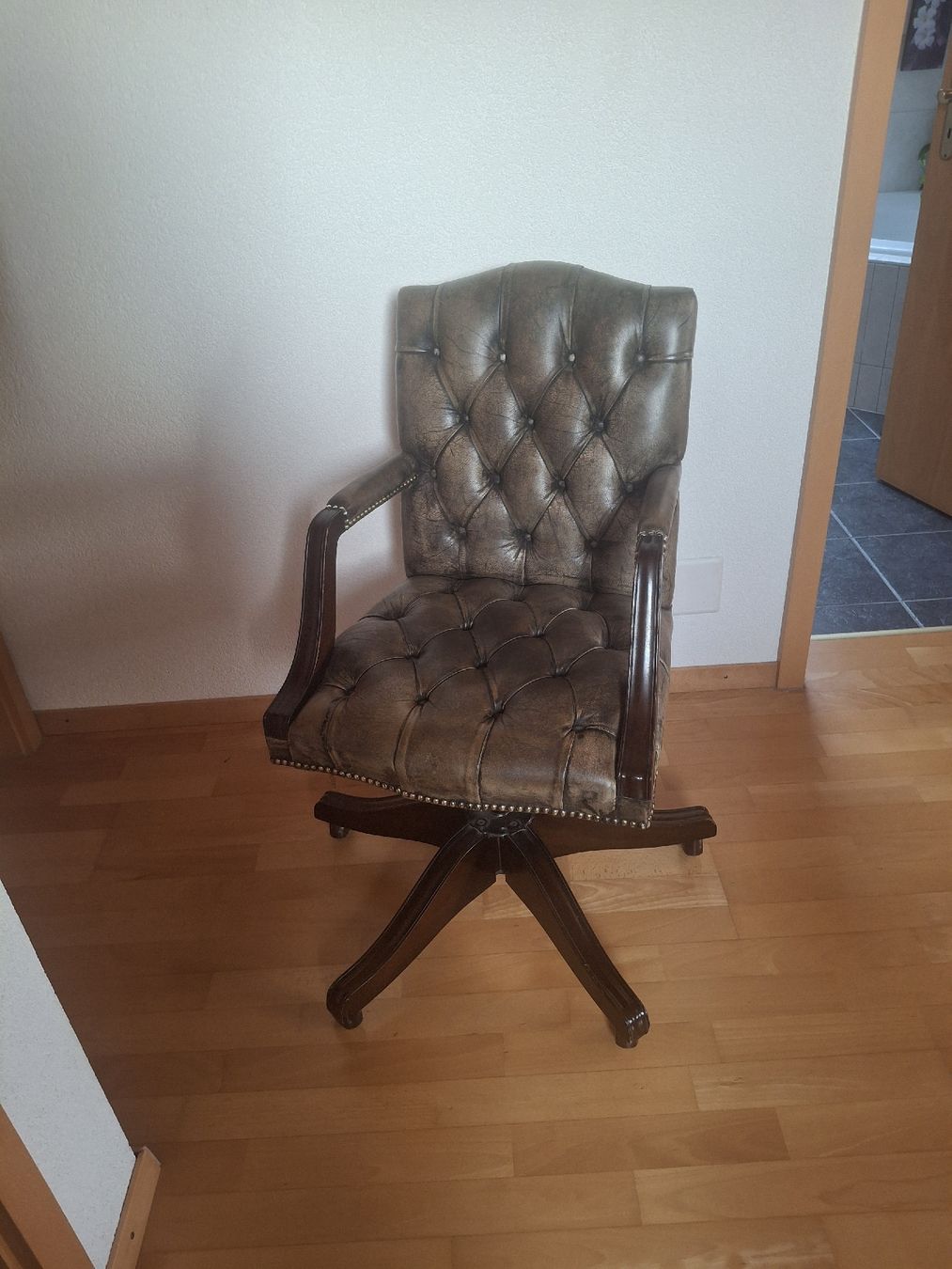 Sessel: Englischer Bürosessel – Gebraucht aus Salavaux von oski06