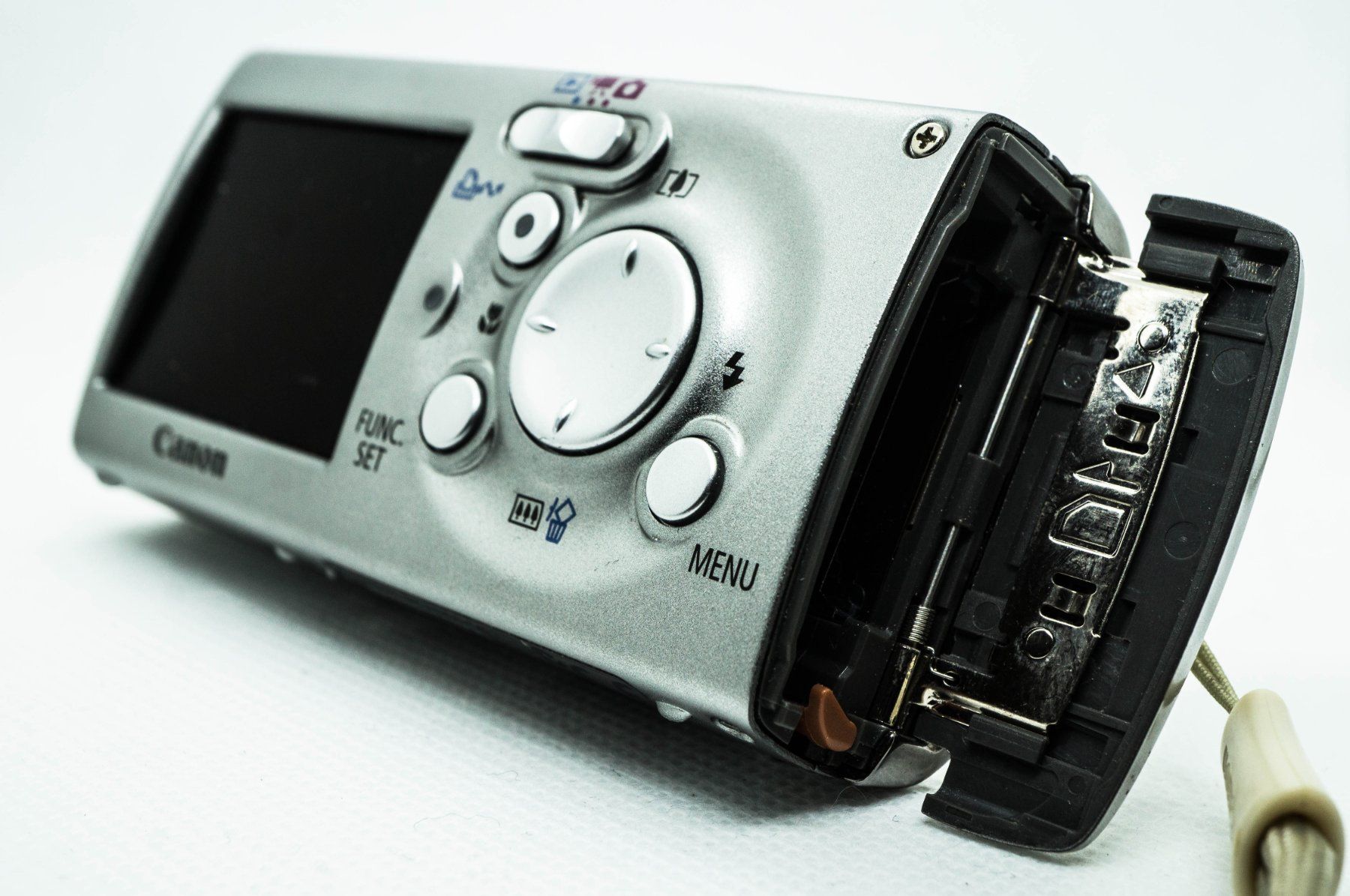 Canon Fotocamera: Defect / Canon ixus i7 / PowerShot SD50 Digital Camera – Difettoso da Thörishaus venduto da vintagger 4