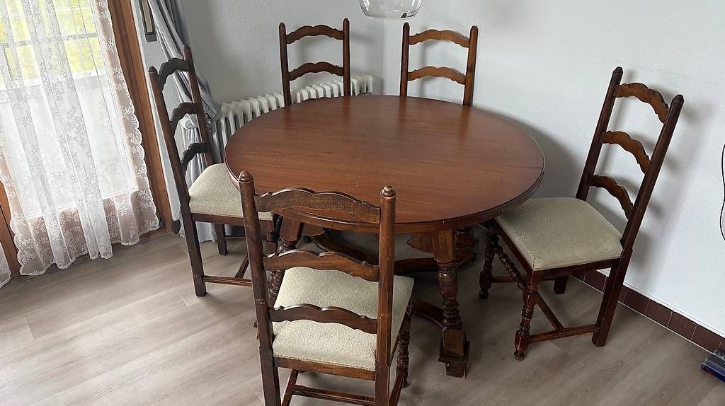 Tavoli: Table ronde en bois massif  – Usato da Charmey (Gruyère) venduto da col_2lmq 1