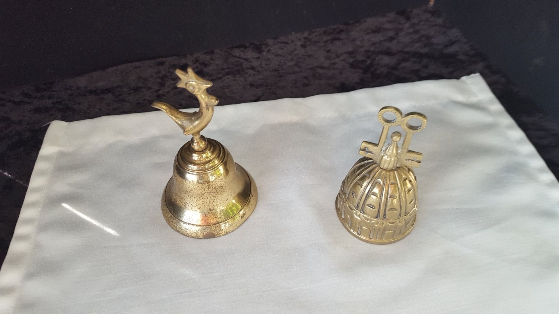 Campanacci mucche: 2 Messing Glöggli – Usato da Reinach venduto da 3Guggerli 4