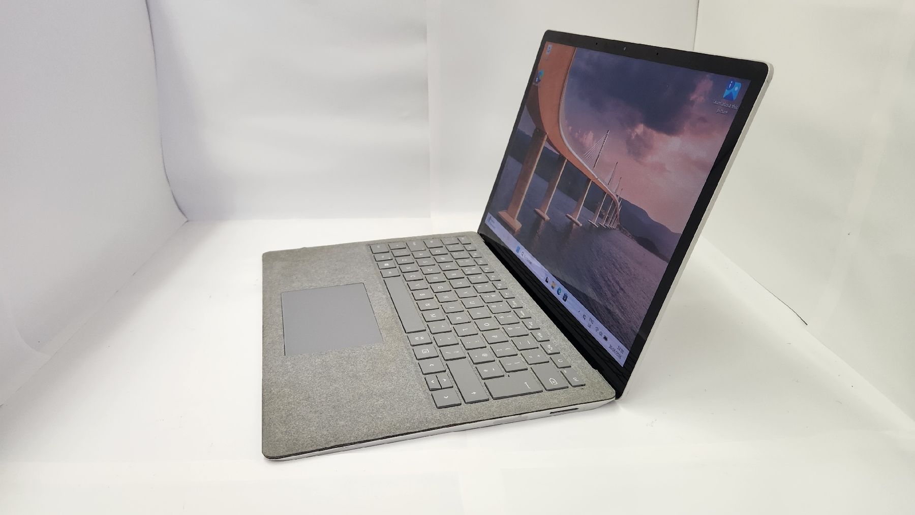 Microsoft Notebook: Microsoft Surface Laptop Intel Core i5 7th  – Usato da Donneloye venduto da ire_767q 1