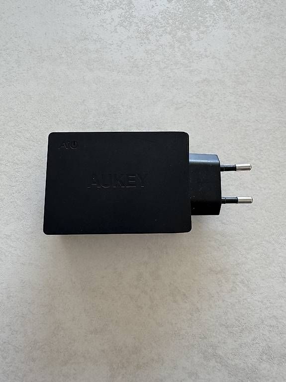 Caricabatterie: Chargeur USB 4 ports Aukey – Usato da Morges venduto da Tinhxa33