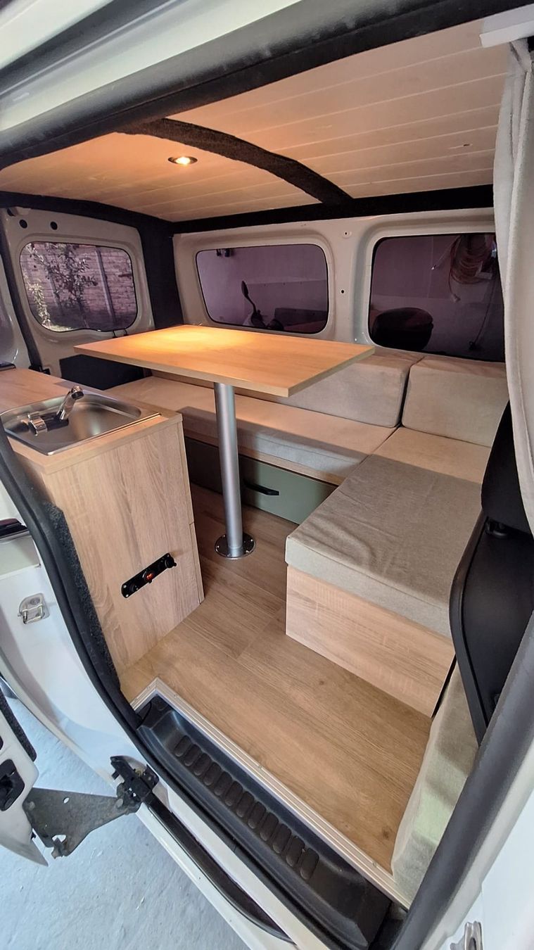 Renault Veicoli da campeggio: Renault Kangoo 1.5dci CAMPER – Usato da zürich venduto da dejang01 6