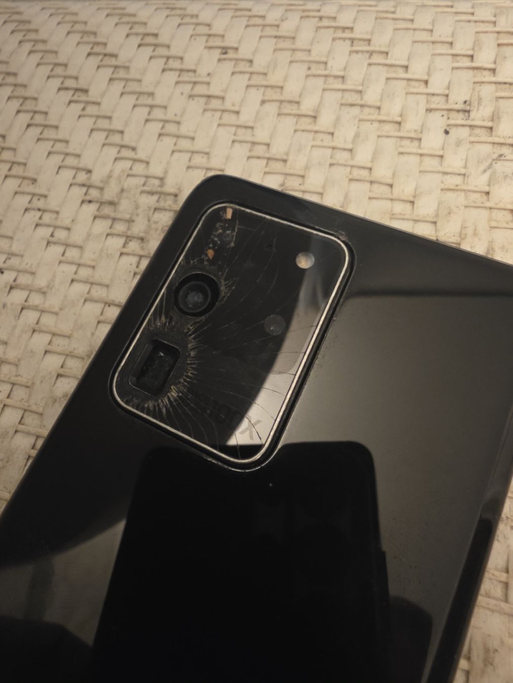 Samsung Telefoni cellulari / Smartphones: Samsung Galaxy S20 Ultra, schwarz – Usato da Emmenbrücke venduto da Minato96 2