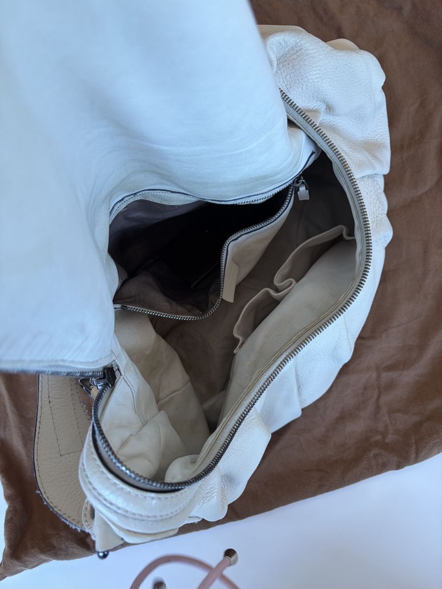 Gucci Autres vêtements & accessoires: Gucci Leder Handtasche – D'occasion à Sünikon par siri89 4