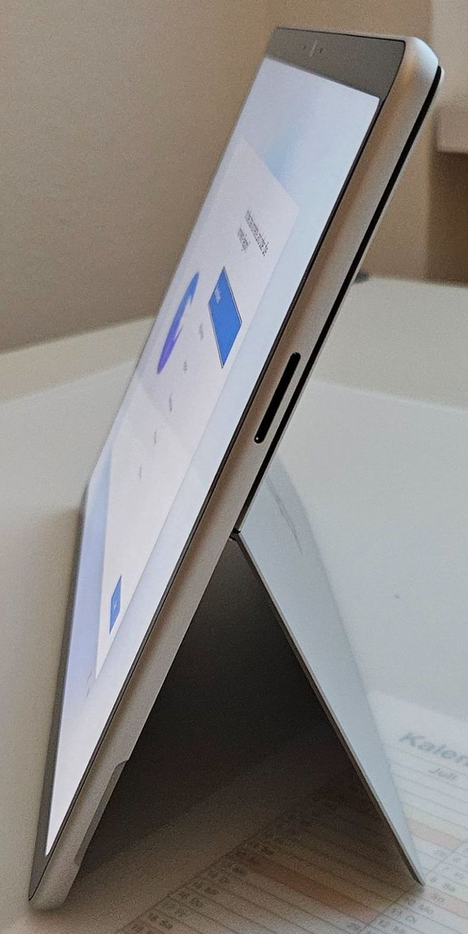 Microsoft Tablet PC: Microsoft Surface Pro - Copilot+ PC 13" 11. Edition – Usato da Zürich venduto da Sailor21 1