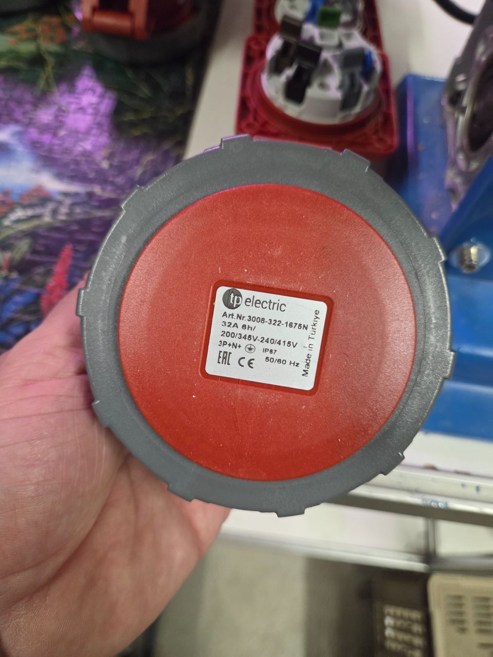 Spine: Steckdose 32A 5polig CEE 32A Starkstrom CEE32 Anbausteckdose – Nuovo e nell'imballaggio originale da Zürich venduto da eymen20 1