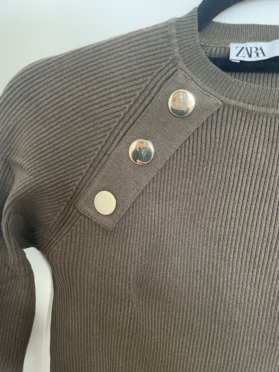 Zara Top: Haut manches longues avec détails doré, taille S – Usato da Châtelaine venduto da nan_j75j 4