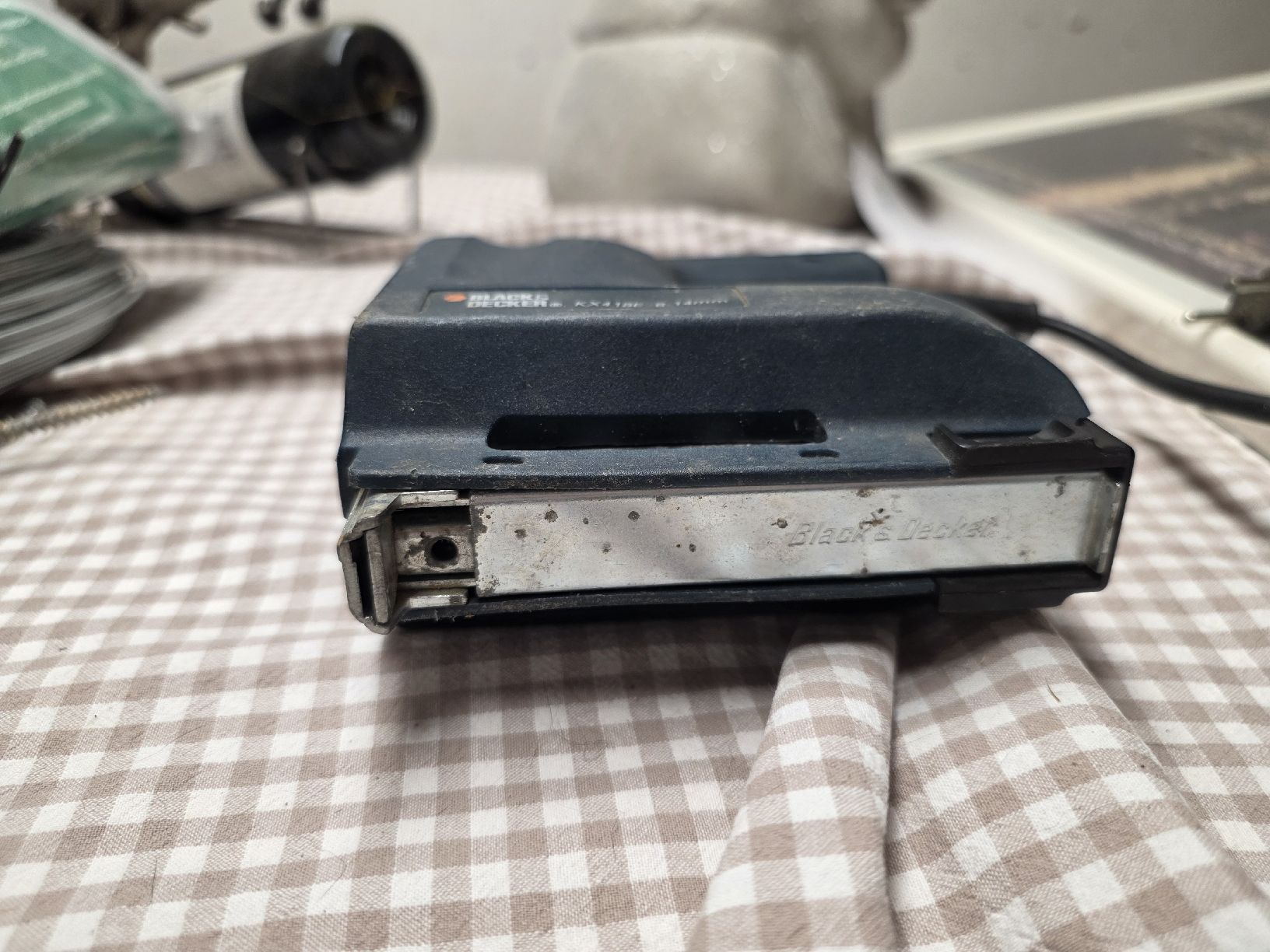 Tutte le macchine: Elektrotacker BLACK+DECKER KX418E gebraucht – Usato da Schübelbach venduto da orson82 1