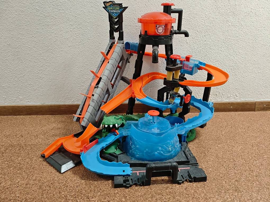 Hot Wheels Giocattoli: Hot wheels Waschanlage – Usato da Gipf-Oberfrick venduto da mises08