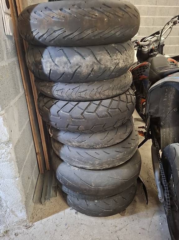 Altro in Scrittura & Disegno: Pneu moto occasion/neuf export – Usato da Cournillens venduto da MotoRepaire 1