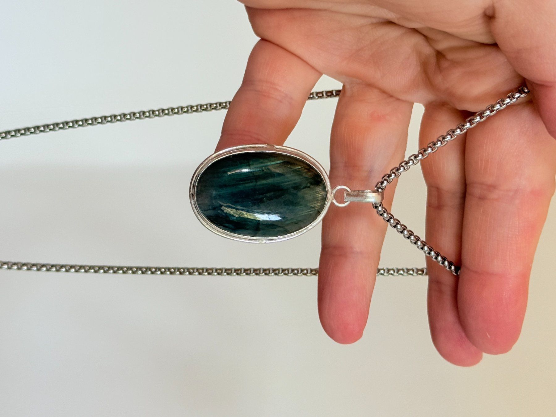 Ketten: Collier avec labradorite - Élégant & Naturel! – Neu und originalverpackt aus Genève von AWWA 2