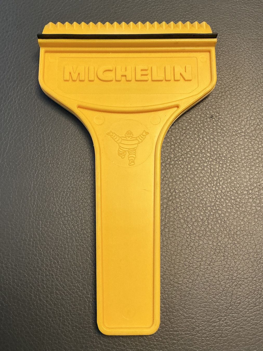 Tutti gli attrezzi: Michelin Eiskratzer, gelb, Vintage – Usato da Horw venduto da adler65