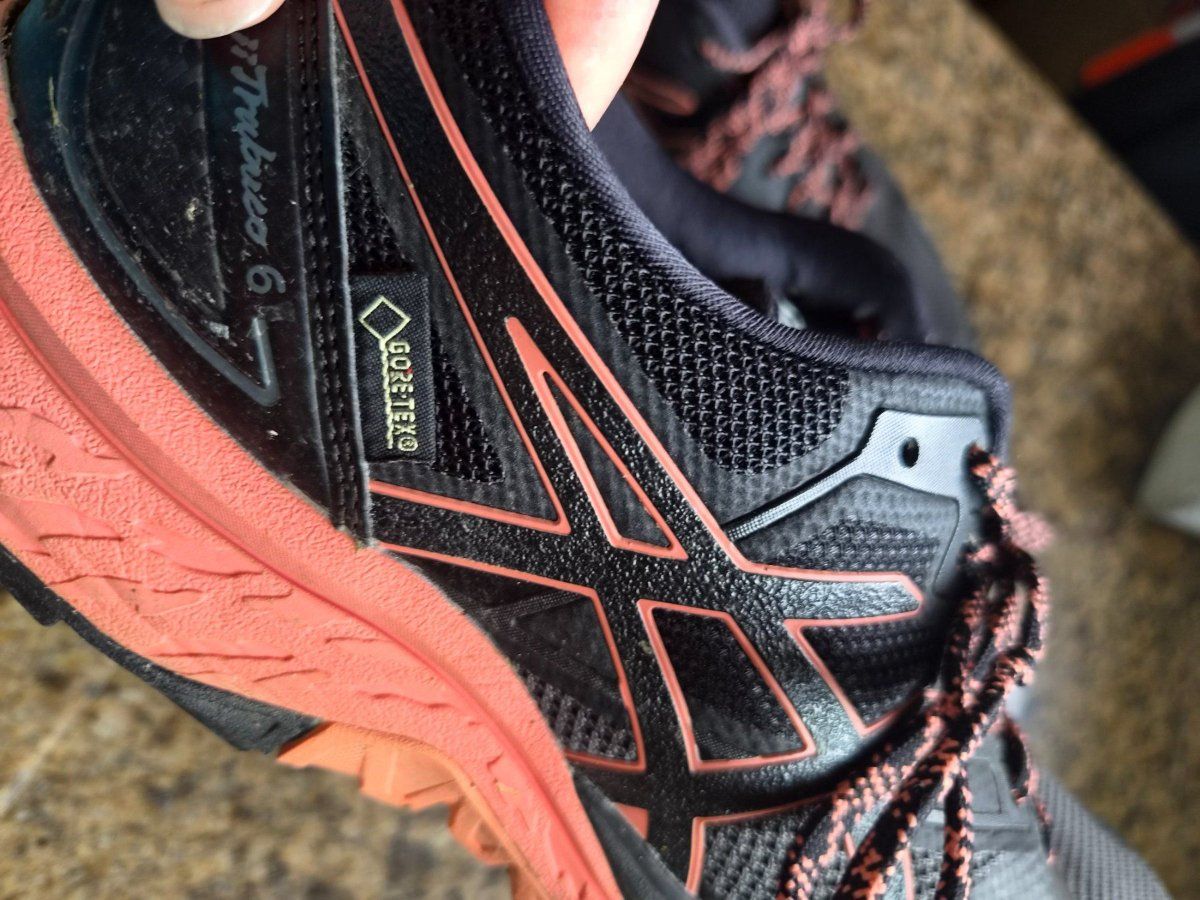 Asics Damenschuhe: Trekkingschuhe Asics – Gebraucht aus Laupersdorf von MelRo 2