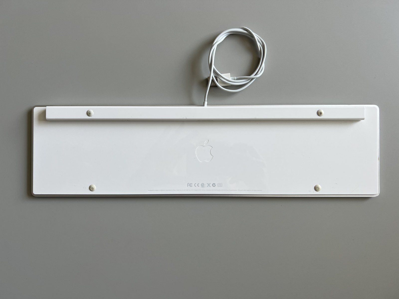 Apple Tastiere: Apple Keyboard mit Ziffernblock A1243 USB CH-Layout – Usato da Zürich venduto da Kollege7 1