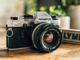 Olympus OM10 argentique Super état pour l'automne