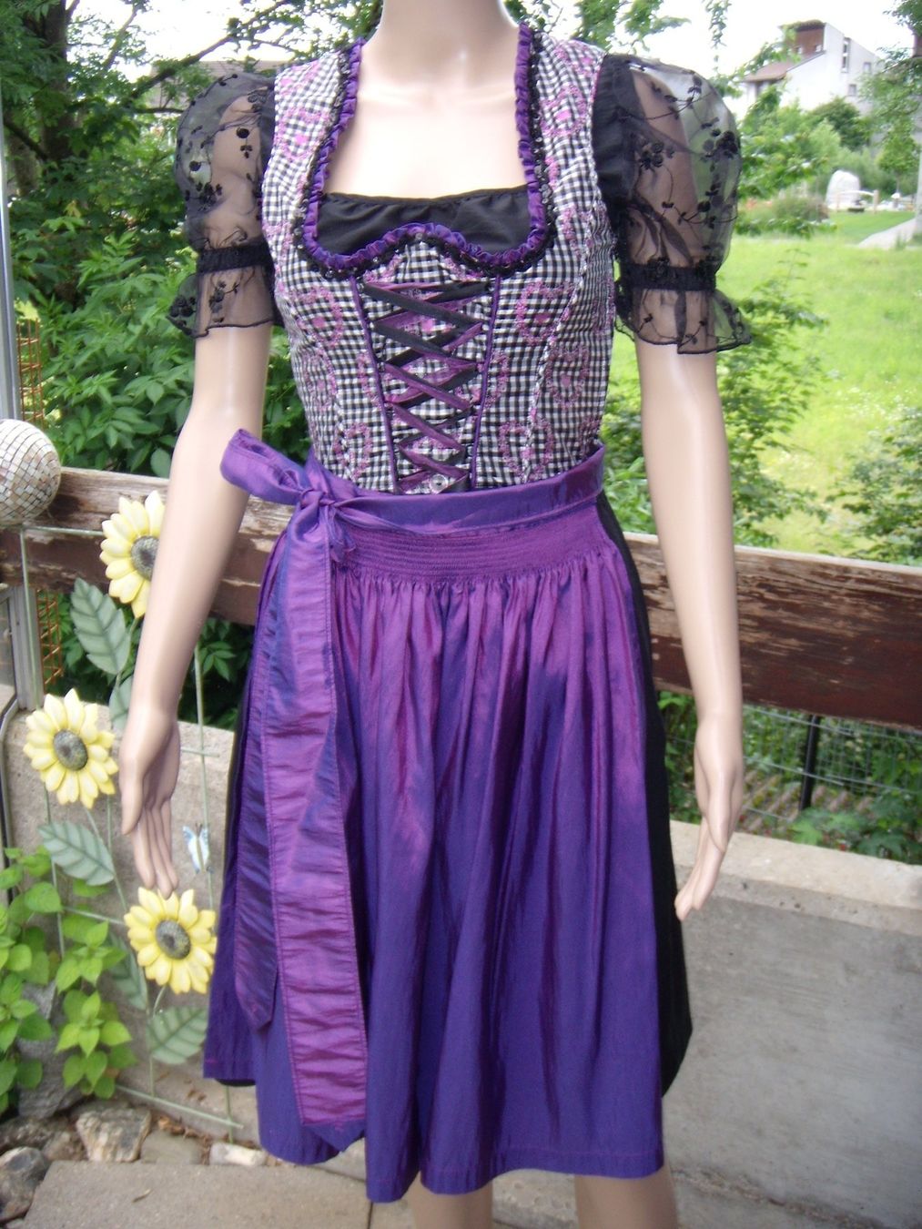 Kostüme: Country Line Dirndl , Gr.32 , schwarz- lila – Neu (gemäss Beschreibung) aus Schwarzenbach SG von Rigus 4