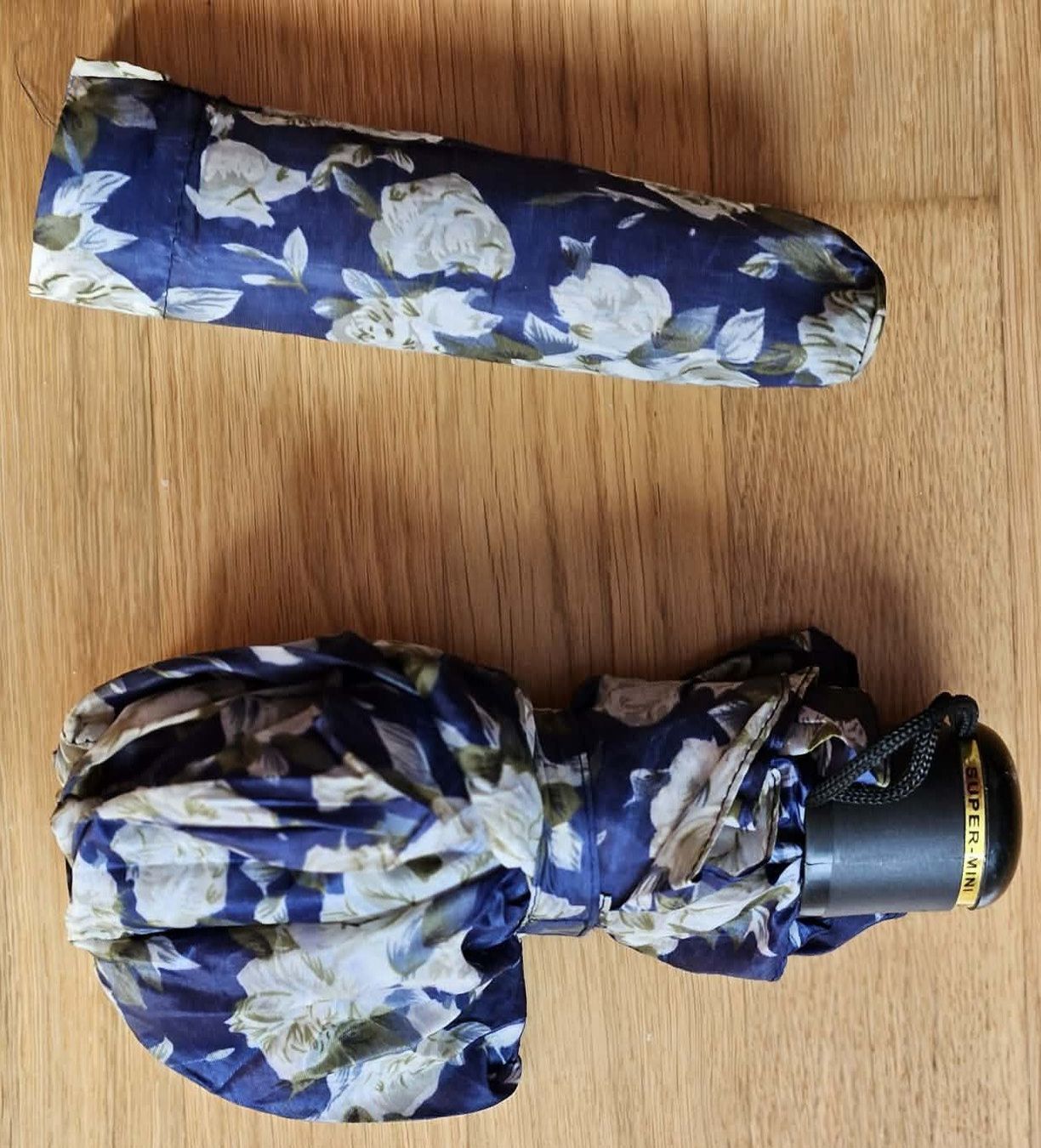 Knirps Parapluies: Neuer Mini-Taschenschirm mit Blumenmuster – Neuf (Voir description) à Muttenz par Gepard23 2