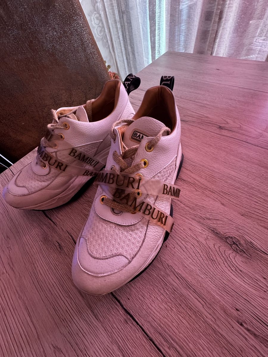Scarpe da donna: Baskets Bamburi blanches, pointure 38 - Look tendance! – Usato da La Chaux de fonds venduto da car_f9yg 1