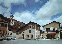SILS-MARIA Dorfplatz - Bazar, Auto