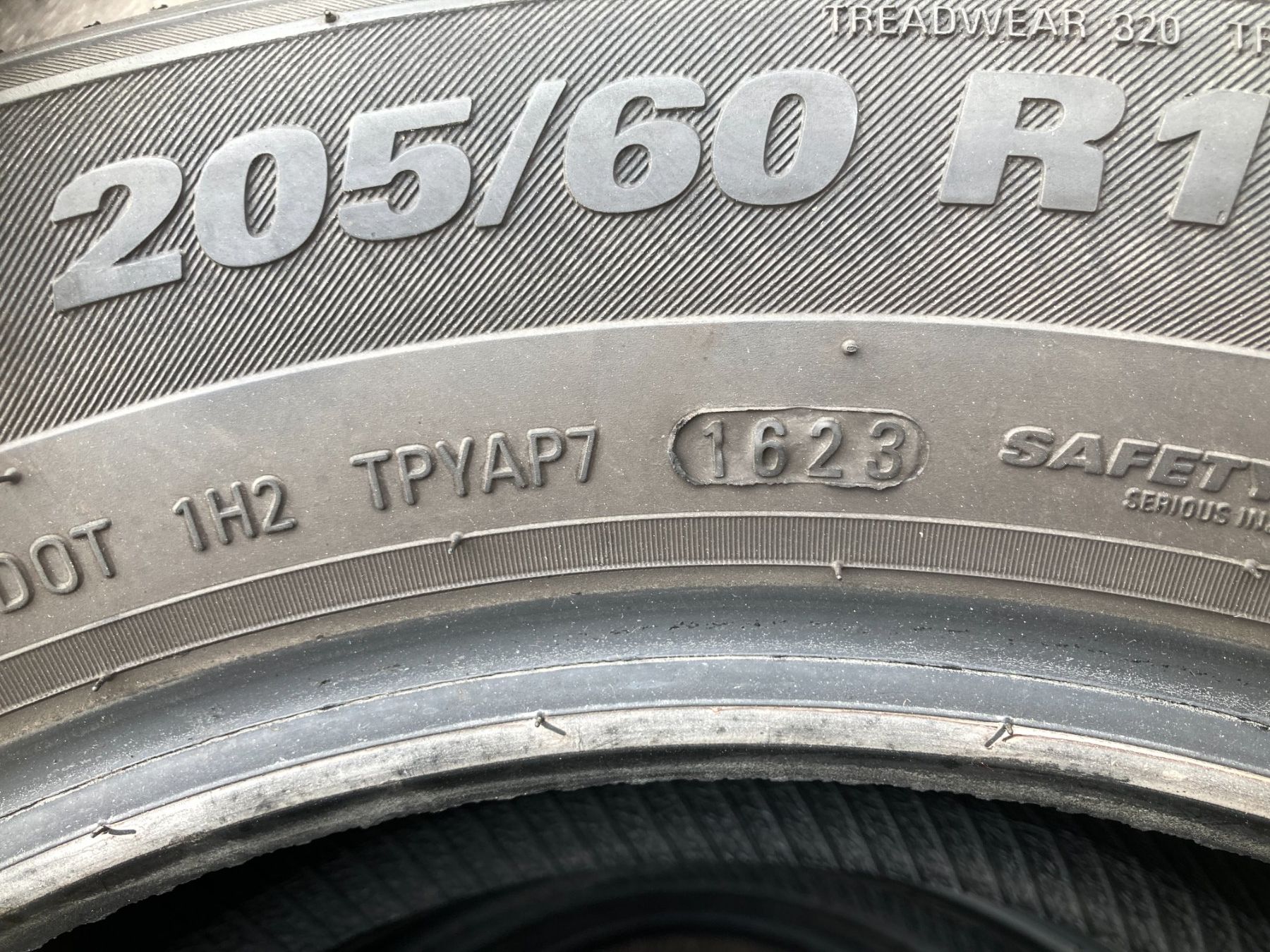 Pneumatici & Ruote complete: 205/60R16 Sommerpneu – Usato da Cham venduto da WB2223 2