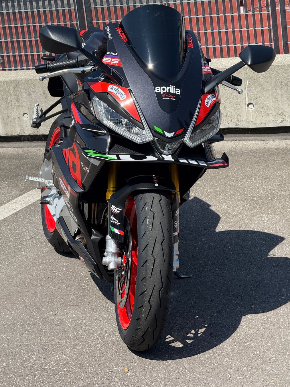 Tutti i ricambio per moto: Windschutzscheibe Schwarz Aprilia RS660 – Nuovo e nell'imballaggio originale da Meggen venduto da leupimoto 2