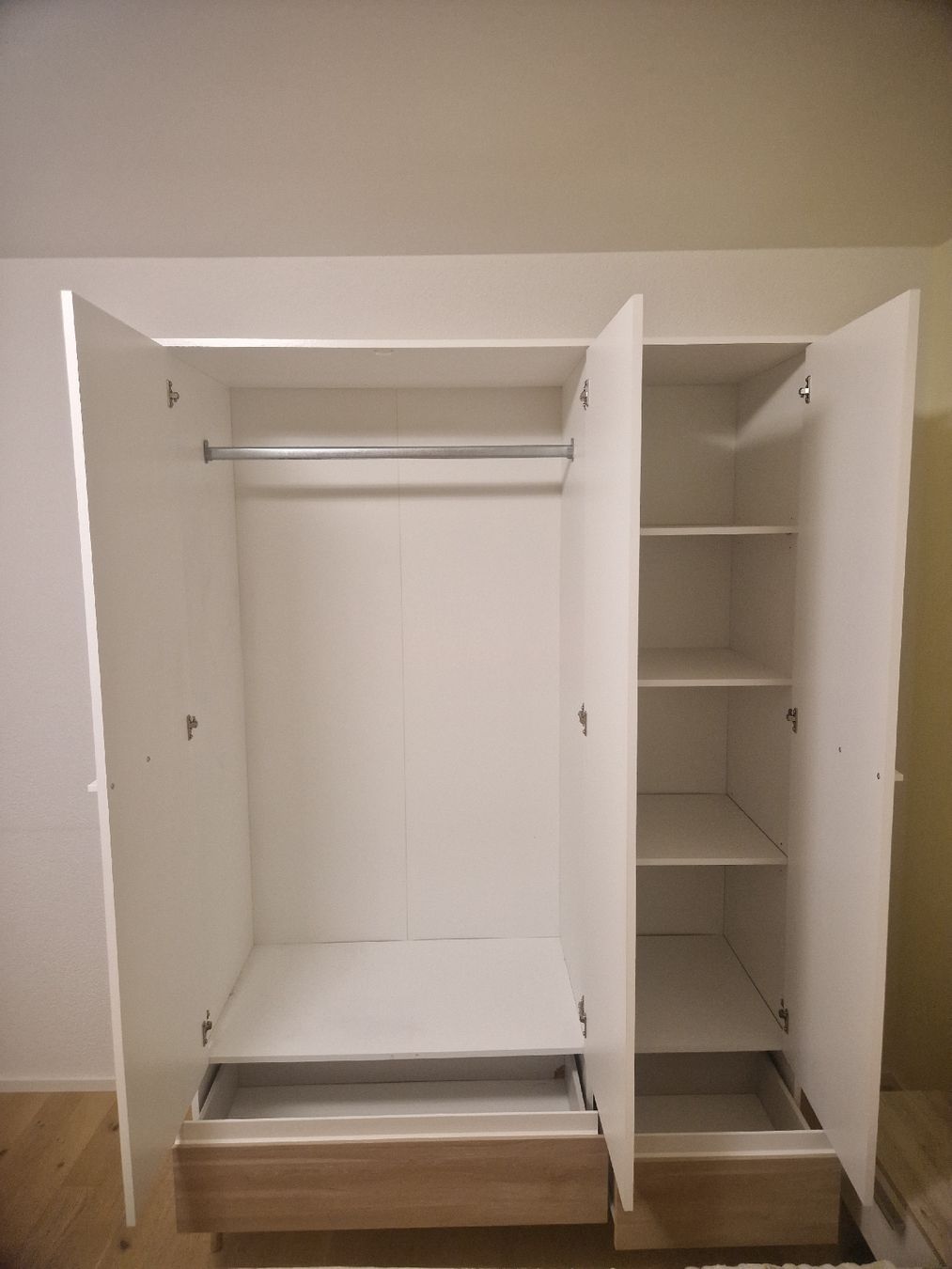 Conforama Armadi: kleiderschrank – Usato da Gerlafingen venduto da fra_9jrh 1