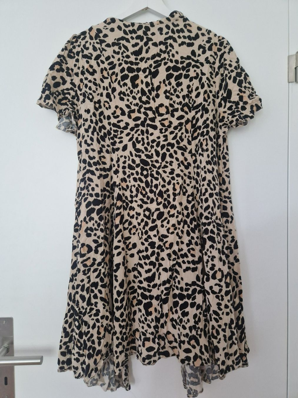 Kleider: Kleid mit Leomuster – Gebraucht aus Schinznach Dorf von mast8919 1