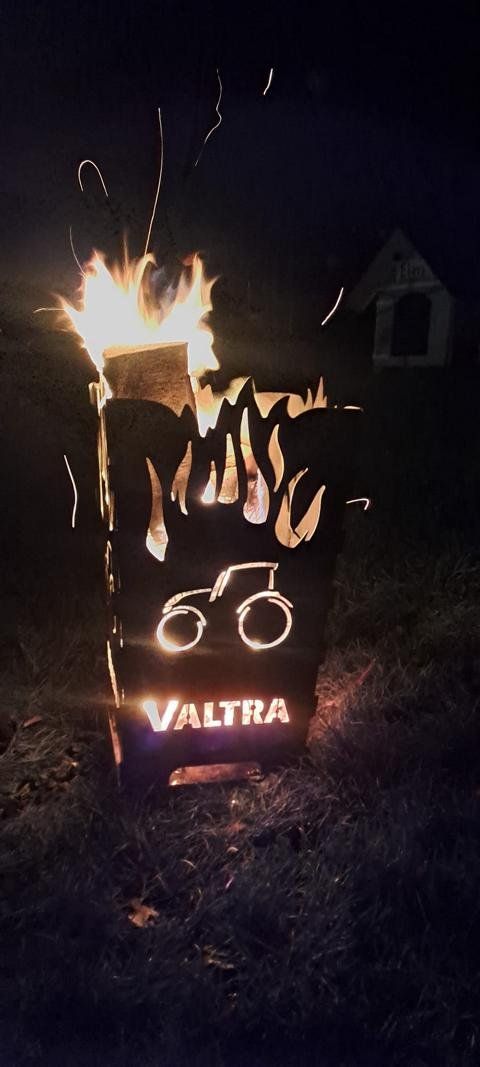 Valtra Trattori: Valtra ; Valmet ;Feuerschale;Traktor – Usato da Buttisholz venduto da Jost77 4