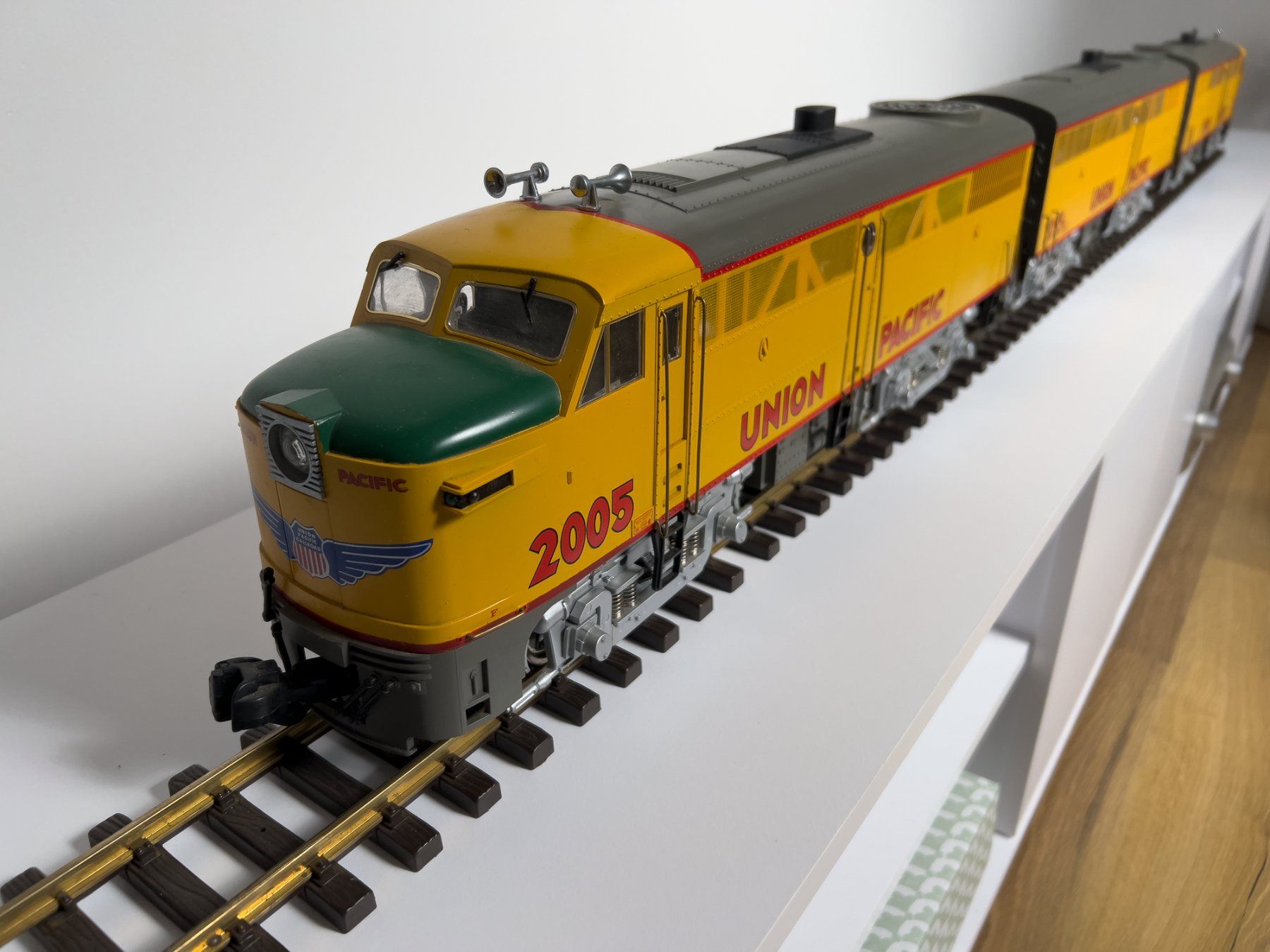 Modellini di ferrovie: Aristo Union Pacific, Spur G – Usato da Steffisburg venduto da Olihub 1