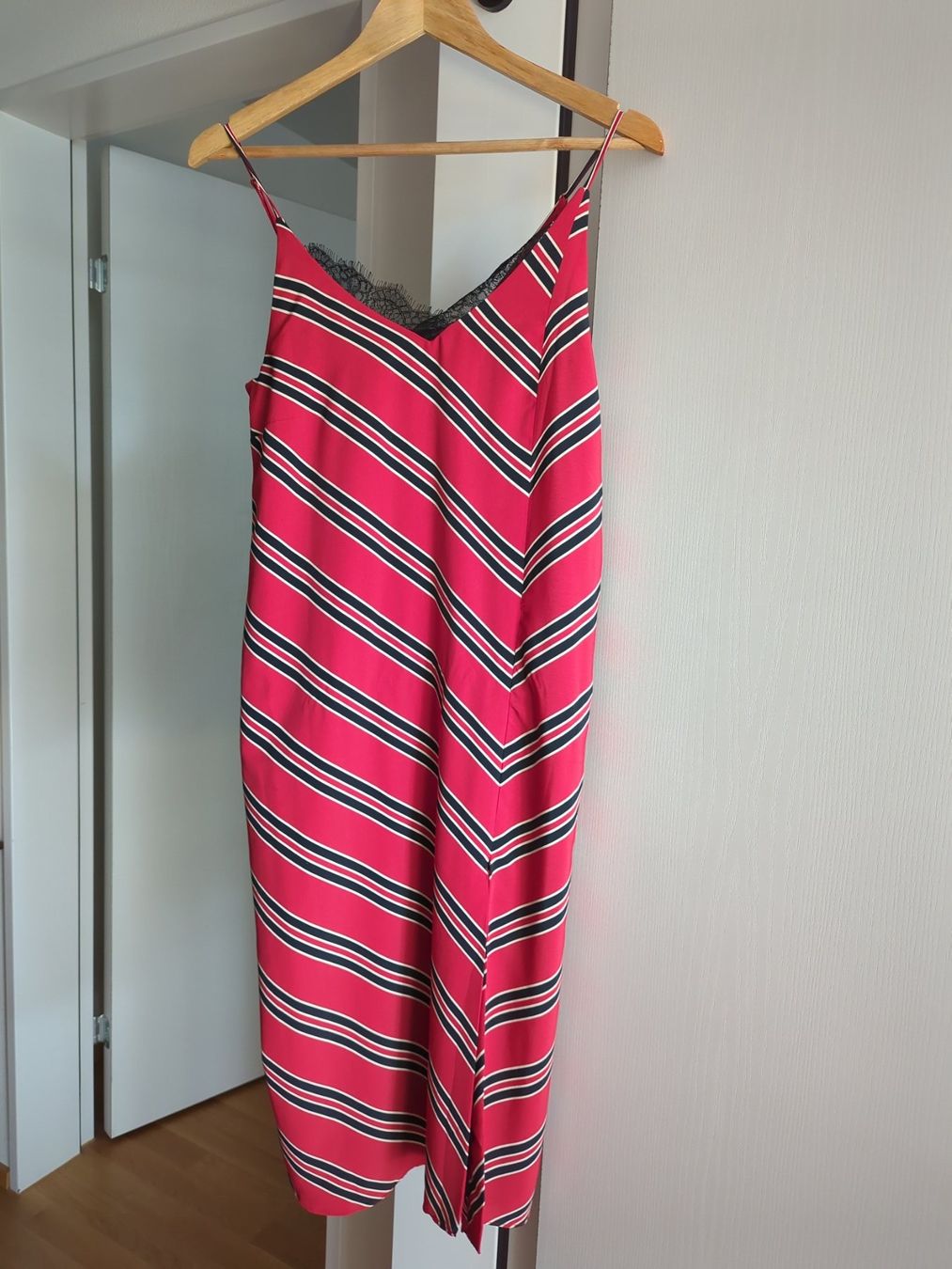 Mango Vestiti: Sommerkleid Mango/ Gr S/ kleiner Defekt – Usato da Zug venduto da vik_8fdf