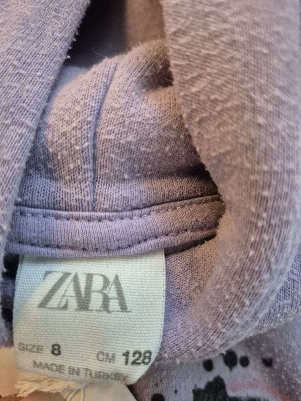 Zara Maglioni & Felpe: Zara Kapuzenpullover lila Grösse 128 – Usato da Adliswil venduto da Stardust11 1