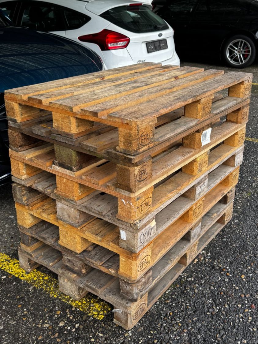 Pallets: Stapel mit 7 Paletten – Usato da Däniken SO venduto da Profog1