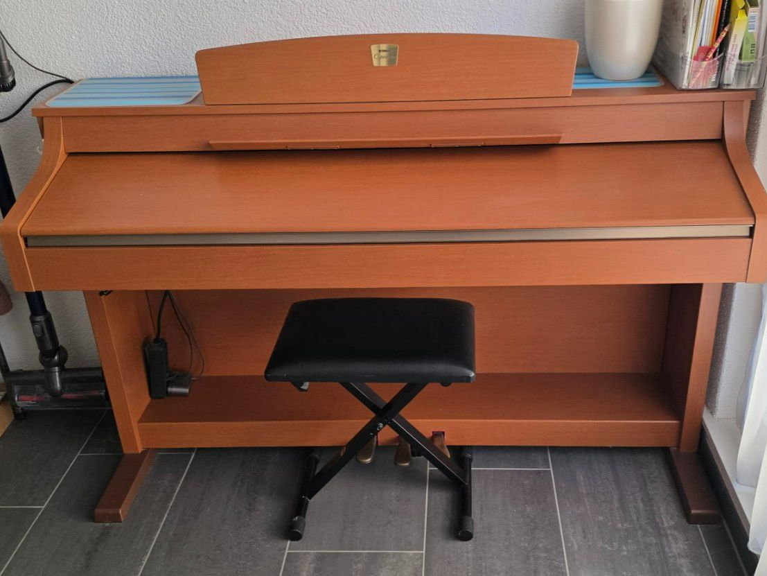 Yamaha Strumenti musicali: Yamaha Clavinova CLP-340C Kirsche E-Piano – Usato da Abtwil SG venduto da Schlumpfmoni