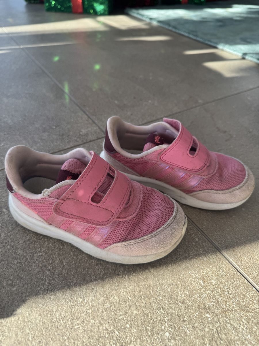 Adidas Chaussures garçon: Adidas – D'occasion à Ruvigliana par lux_t2sb