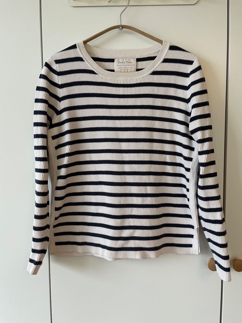 Pullover & Sweatshirts: Part Two Streifenpullover M, Maritimer Feinstrick creme/navy – Gebraucht aus Neukirch an der Thur von bee88
