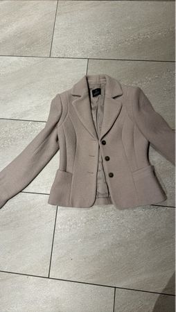 Eleganter Damenblazer Gr. 36, beige, taillierter Schnitt