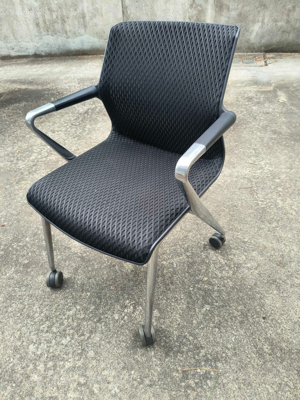 Vitra Sedie: Stylischer Vitra Bürostuhl – Usato da Zumikon venduto da dwl_j987
