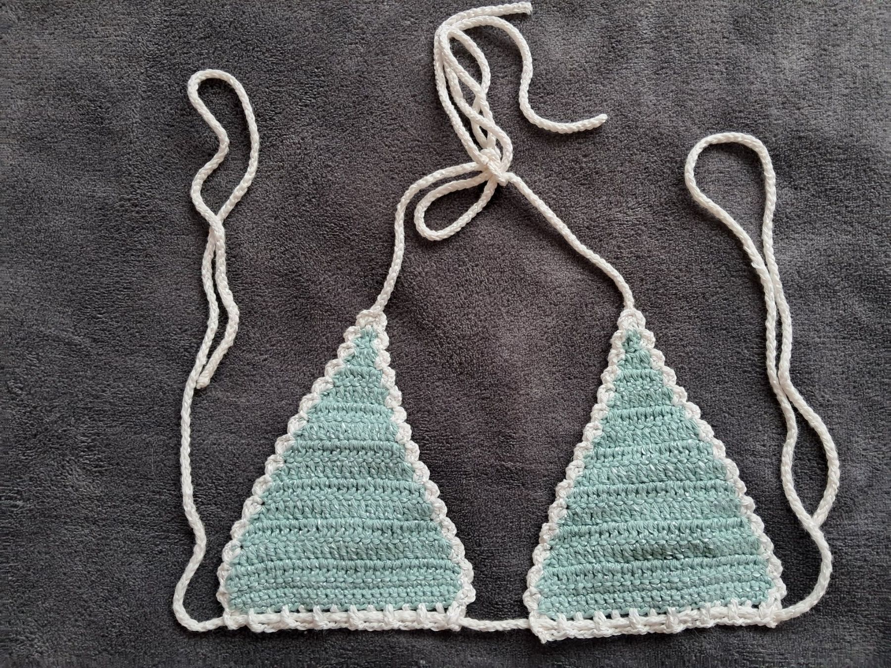 Costumi da bagno & Bikini: Häkel Bikini Set (String) handgemacht - grosse S – Nuovo (secondo la descrizione) da Dübendorf venduto da aga1_b 2
