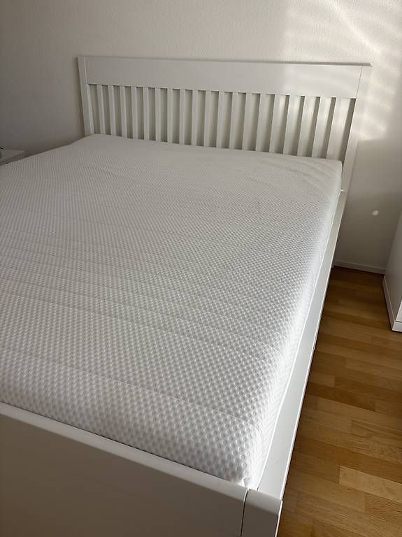 Betten: Bett 160x200cm – Gebraucht aus Au SG von Liinii17