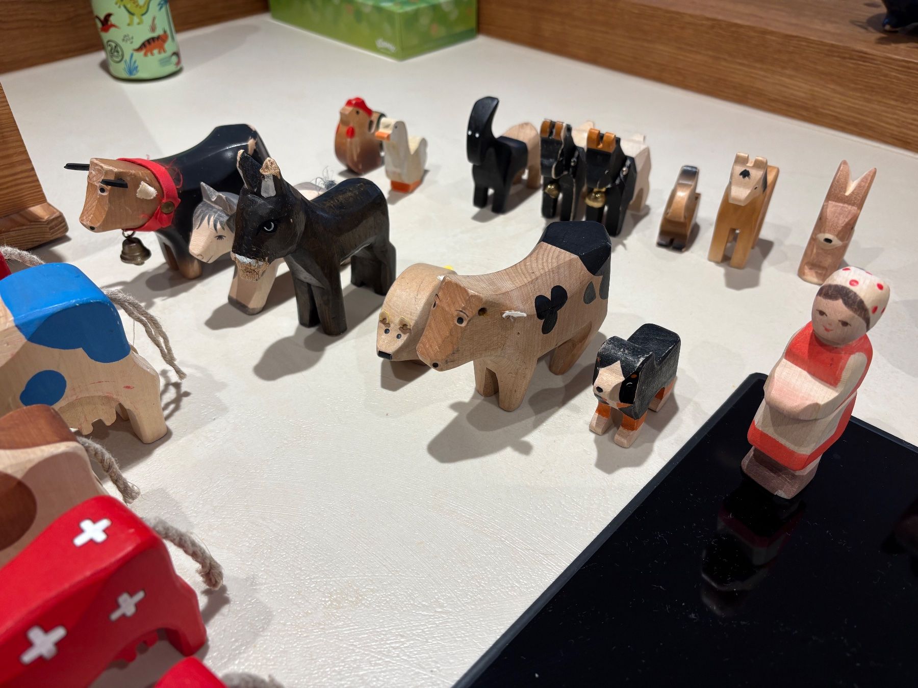 Trauffer Spielzeuge: Holzstall mit viele Tiere – Gebraucht aus Bad Ragaz von isa_r2x2 6