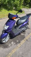 Motorroller Yamaha blau - ideal für den Sommer!