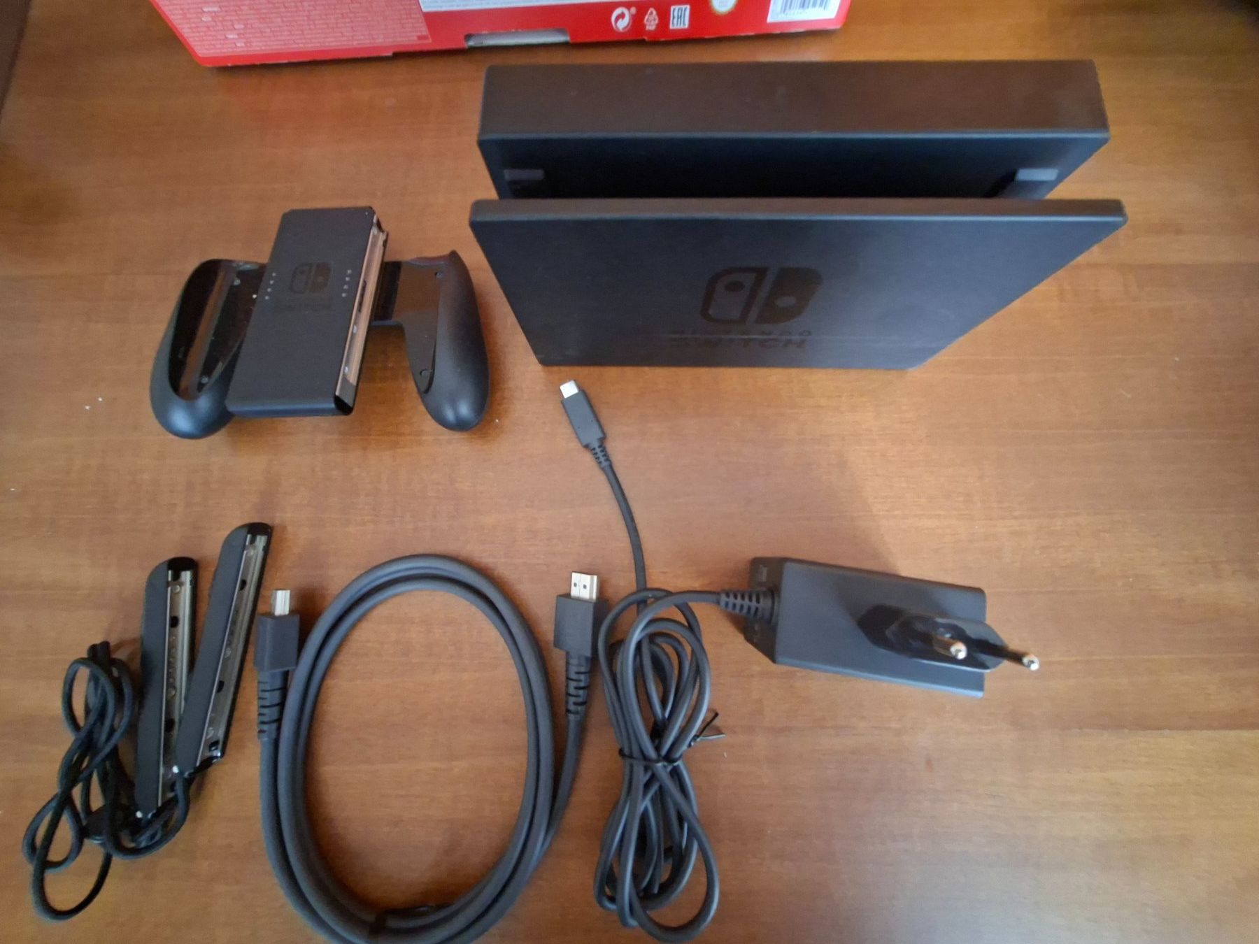Nintendo Konsolen: Nintendo Switch Bundle: 4 Player + Mario Kart 8 + Zubehör – Gebraucht aus Breganzona von MuttiMaurizio 3